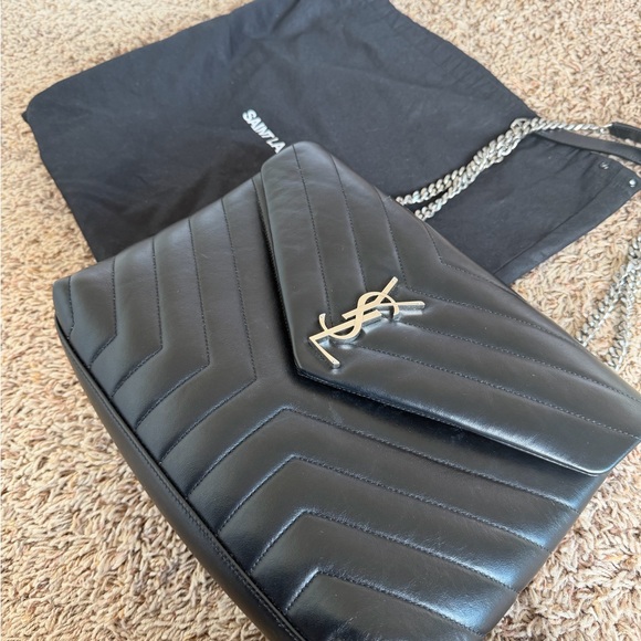Yves Saint Laurent Black Chevron Leather Shoulder Bag - Picture 9 of 9